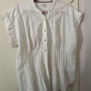 From Anthropologie : Pilcro White Short Sleeve Button Front Pintuck Top